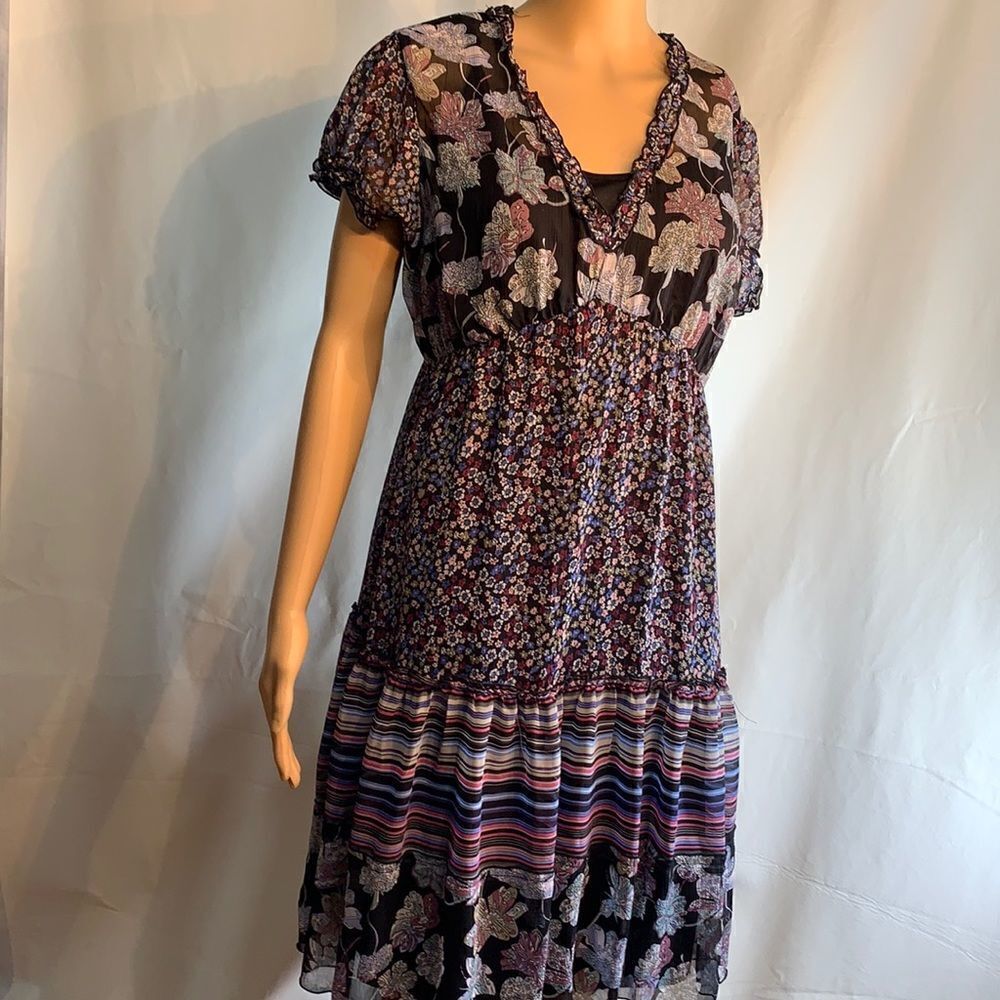 Essentials Dress With Slip V Neck Short Sleeve Ruffled Bottom Size 10 Black Pink